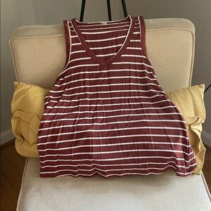 Old Navy Women’s Striped V-Neck Tank Top XS
